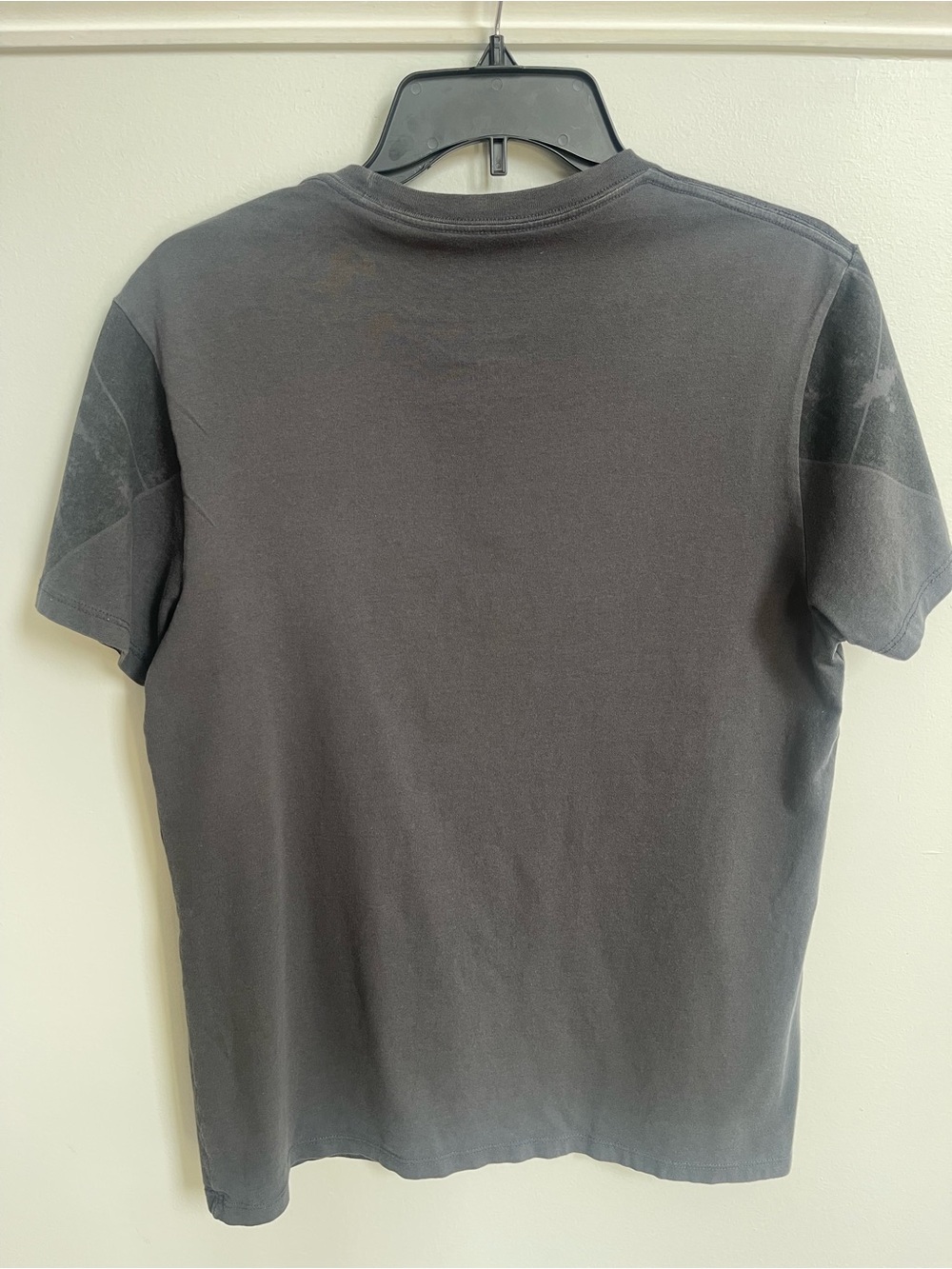 GUESS Men's Charcoal Black Graphic Short Sleeve Tee - Picture 2 of 2